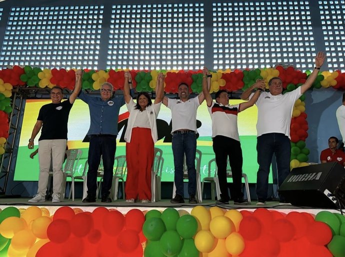 Prefeita Ziane Costa tem seu nome oficializado pelo MDB como candidata à reeleição em Delmiro Gouveia