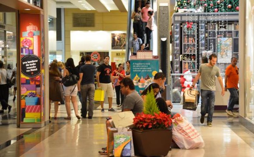 Natal: movimento nas lojas já começa a aumentar