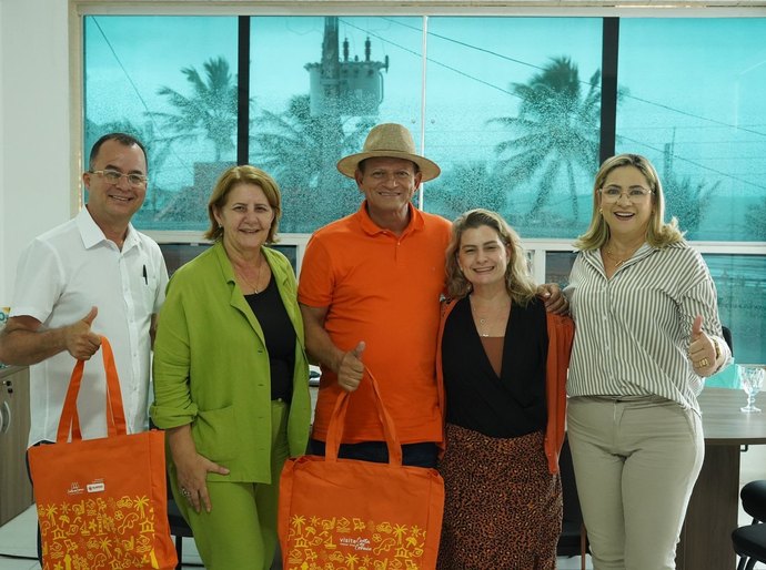 Marcos Madeira e Fernando da Skol se reúnem com presidente do Costa dos Corais Convention