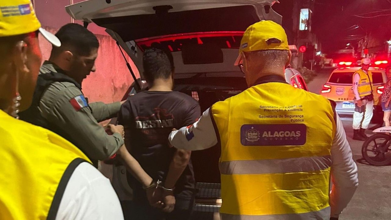 Ronda no Bairro prende homem suspeito de ameaçar o próprio pai no Jacintinho