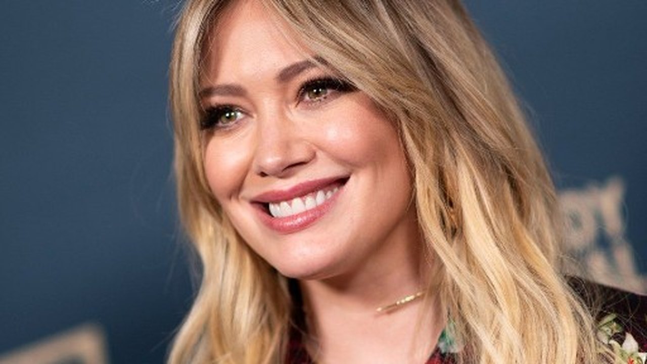 Hilary Duff divulga primeiras imagens de ‘How I Met Your Father’