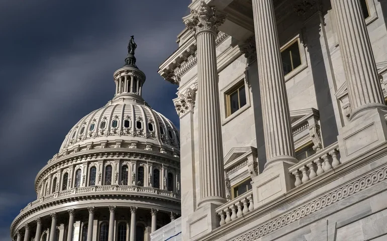 Nos EUA, Comitê de Orçamento da Câmara aprova pacote com corte de impostos