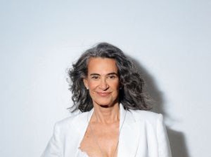 Simone traz nova turnê ao Teatro Gustavo Leite no dia 21 de setembro