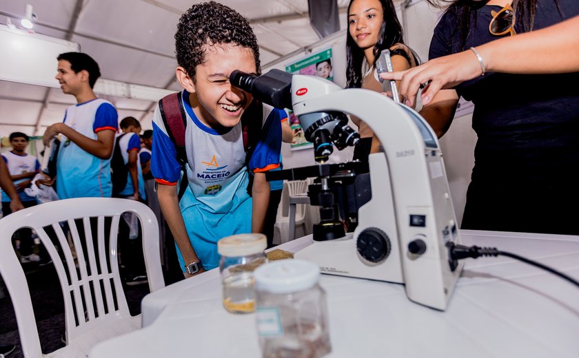 Semana da Ciência promove experiências cultural e tecnológica para alunos de escolas municipais