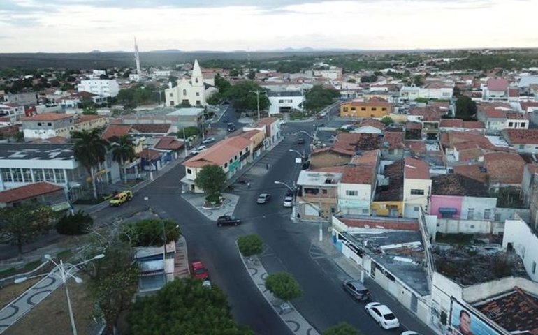 MP apura contratações temporárias na Educação de Delmiro Gouveia: 30% do quadro é composto por contratados