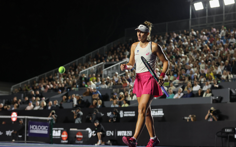 Bia Haddad vence confronto brasileiro nas oitavas do SP Open