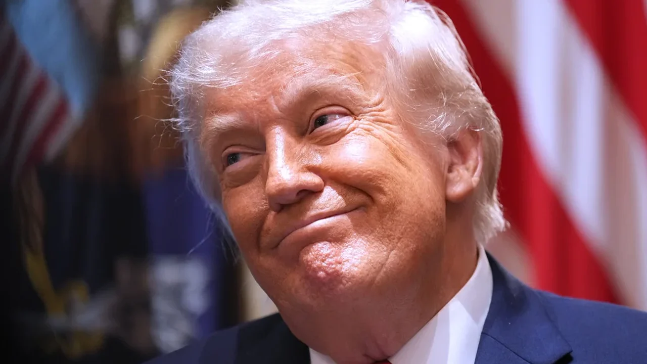 Tarifaço de Trump vai e vem, mas se mantém; veja a cronologia desde o ano passado