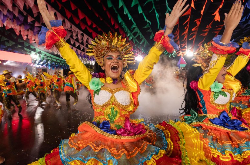 Quadrilhas juninas se apresentam na primeira noite de Festival