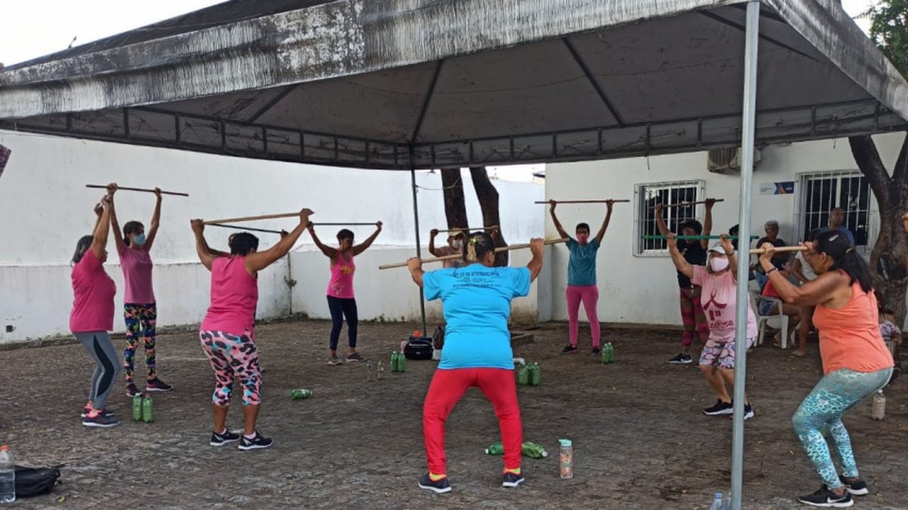 Núcleos de Atividade Física de Maceió promovem ações alusivas à campanha Outubro Rosa