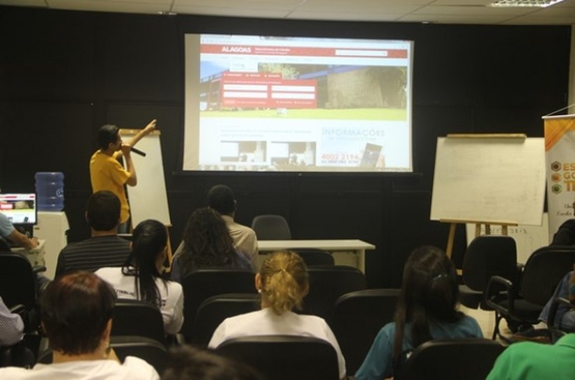 Detran/AL apresenta nova plataforma web a servidores