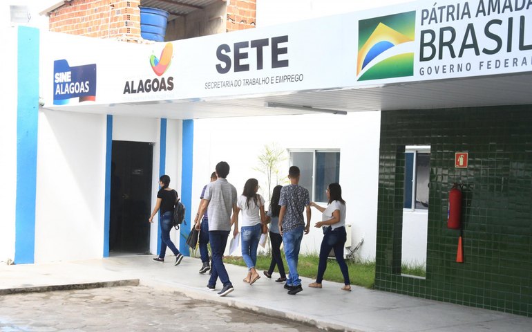 Sine Alagoas oferta mais de duzentas vagas de emprego