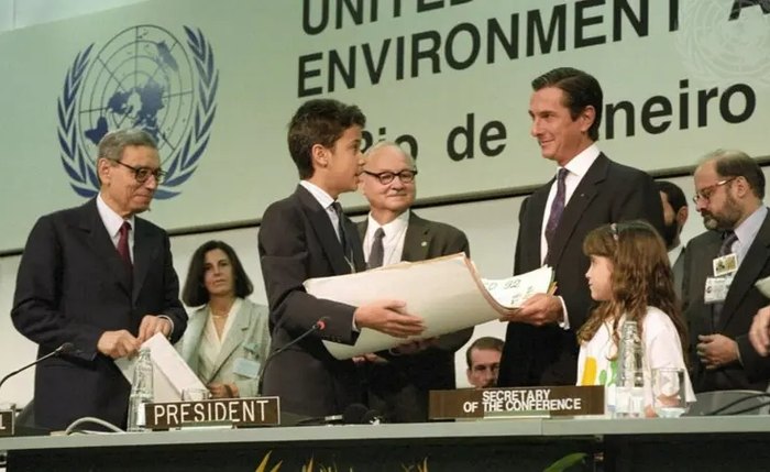 O então presidente do Brasil Fernando Collor de Mello discursou na abertura da Rio-92 e, durante 12 dias, trocou Brasília pelo Rio de Janeiro