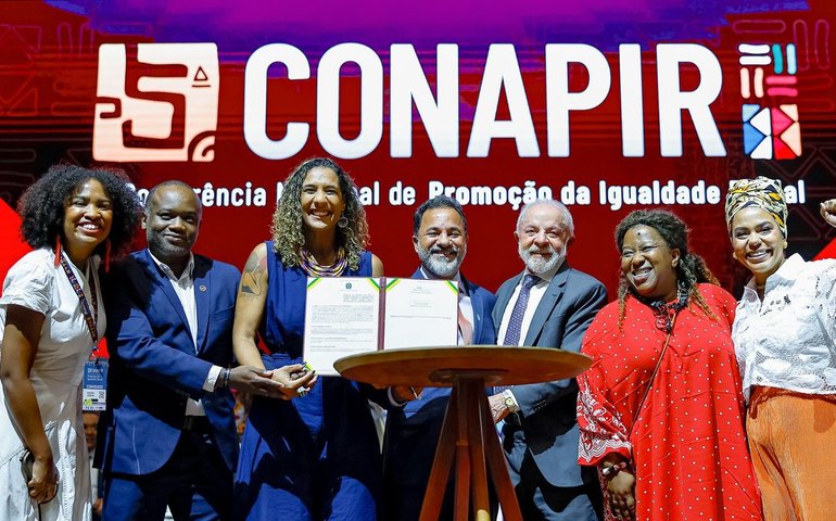 Lula critica imaginário racista que persiste no país, em conferência