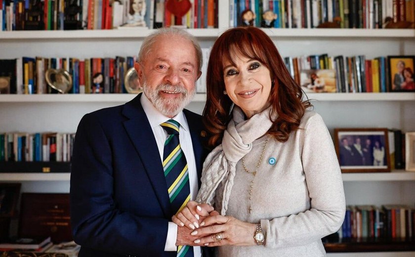 Após visita, Lula publica nota de solidariedade a Cristina Kirchner em suas redes