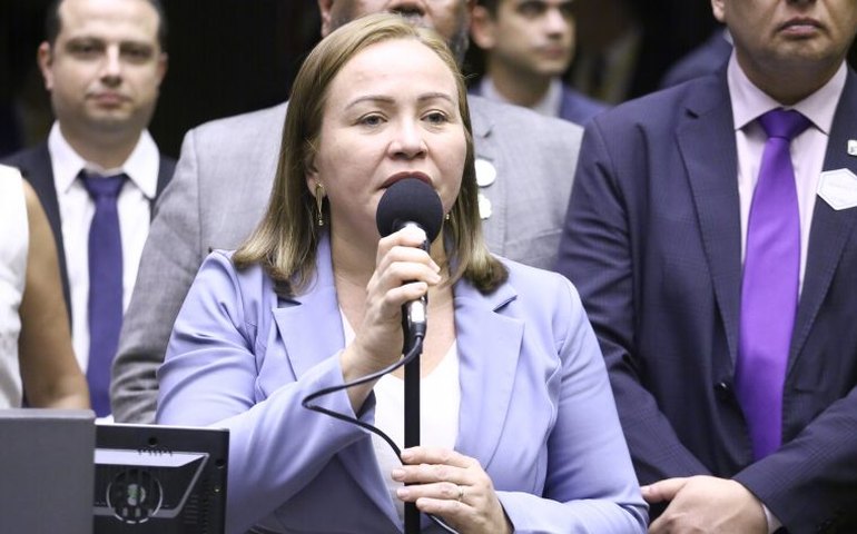 Comissão aprova projeto que obriga enfermeiros autônomos a emitir nota fiscal eletrônica