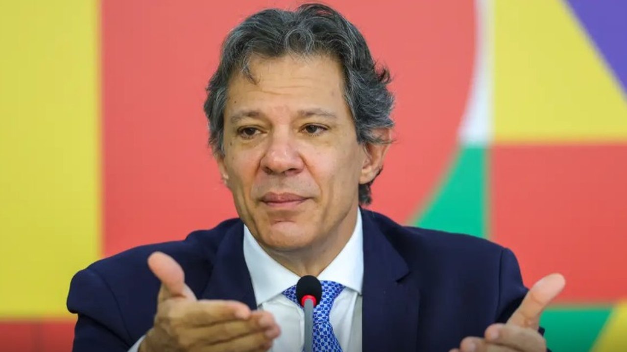 Bolsonaristas estão 'de cabeça baixa' com Trump e caso Master, diz Haddad