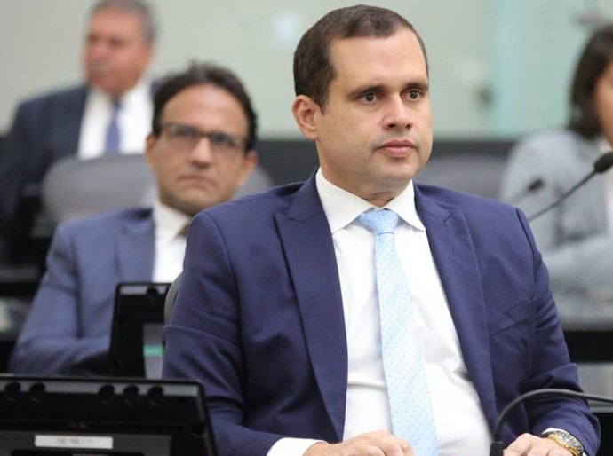 Aprovado na ALE projeto do deputado Fernando Pereira que permite pagamento via PIX de IPVA, multas e licenciamento de veículos