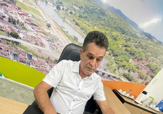 Prefeitura de Branquinha paga auxílio emergencial aos comerciantes e famílias afetadas pela enchente