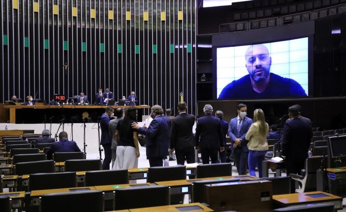 Câmara mantém prisão do deputado Daniel Silveira