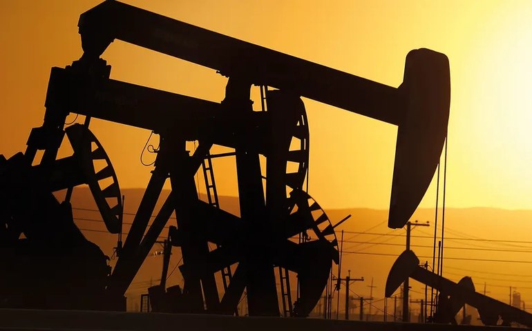 Ataques a navios e mudança de rota podem aumentar preço do petróleo