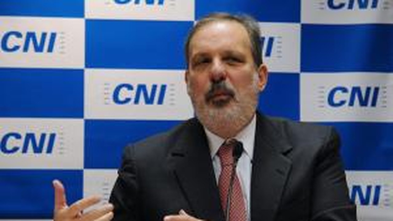 Dilma Rousseff anuncia Armando Monteiro para Desenvolvimento