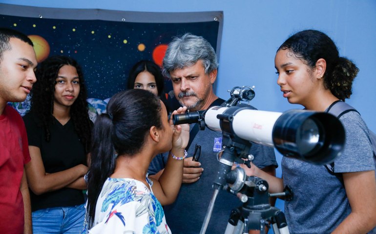Escolas podem agendar sessões de planetário no Cepa