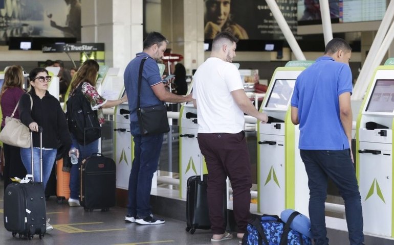 Aeroportos e rodoviárias esperam movimento intenso durante a Páscoa