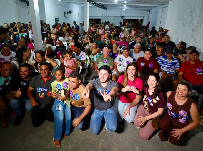 Ceci de Atalaia percorre Grota do Pau D’Arco e se reúne com moradores do Feitosa ao lado de Alvinho Lira e Cal Moreira
