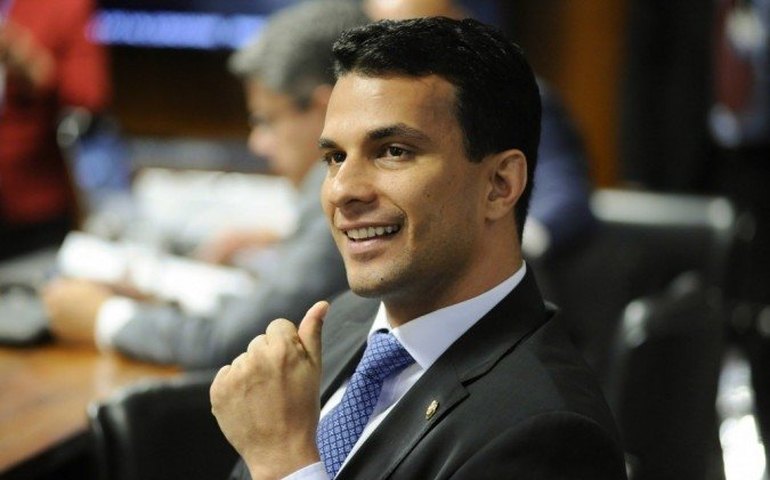 Após ser acusado de estupro, senador Irajá quer fazer exame de corpo de delito