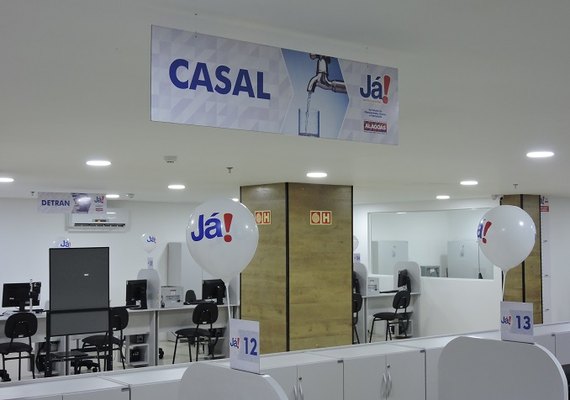 Casal integra prestação de serviços na nova Central Já! no Centro de Maceió