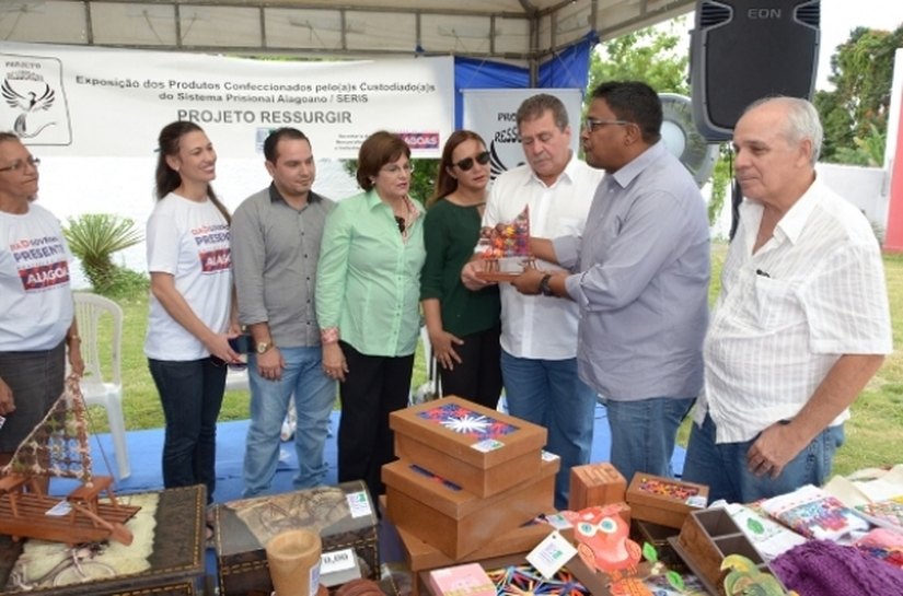 Obras de arte produzidas no sistema prisional encantam visitantes em Murici
