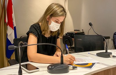 Deputada Cibele Moura articula por inclusão de profissionais do ensino superior no PCCS da educação 