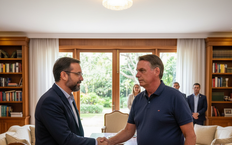 Tarcísio ensaia reaproximação e vai visitar Bolsonaro após cancelar ida na última semana