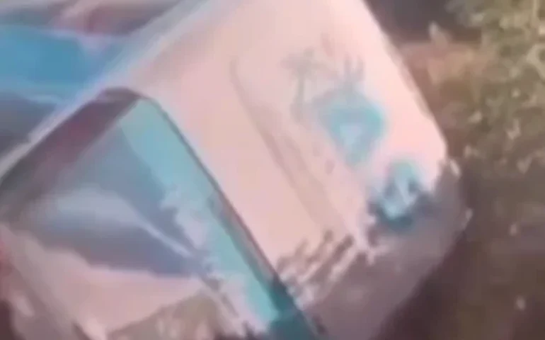 Ỗnibus com 46 passageiros que vinha de SP para Arapiraca tomba em Minas Gerais