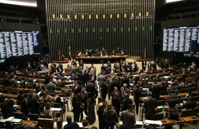 Procurador denuncia 443 ex-deputados por ‘farra das passagens’ 