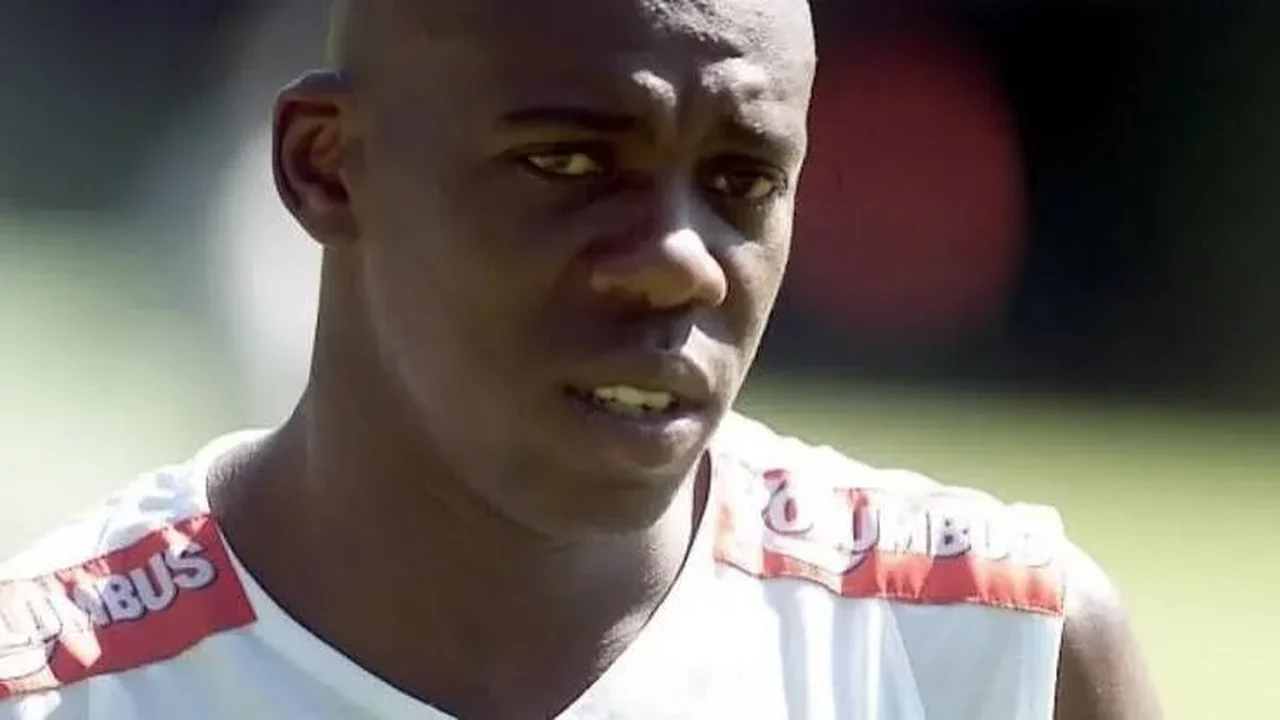 Ex-Corinthians e Vasco, Régis Pitbull vive em situação de rua e enfrenta vício em crack