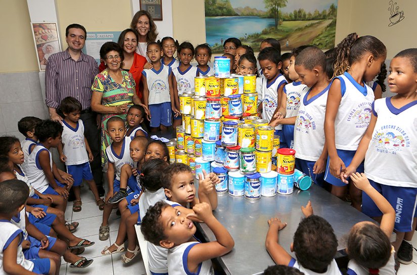 Esmal beneficia instituições filantrópicas de Maceió com entrega de leite