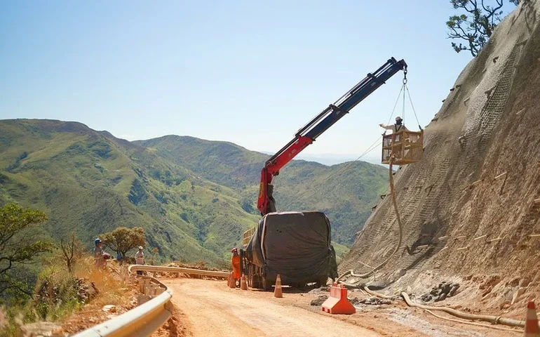 Ministro Waldez Góes visita obras de acesso à Serra da Canastra e anuncia ações para revitalização do São Francisco