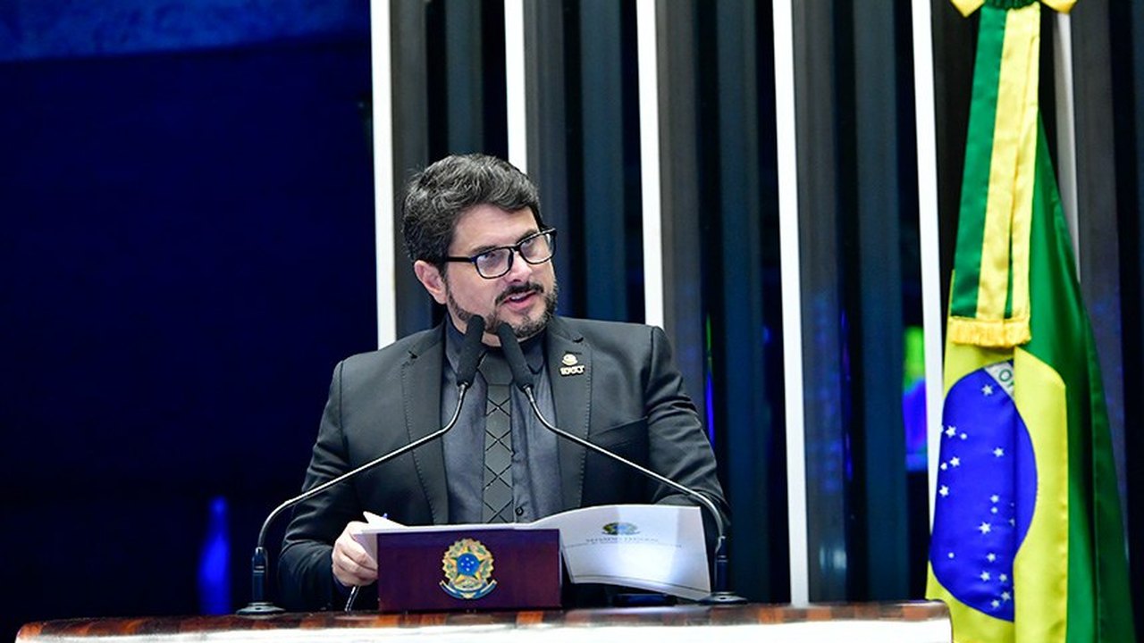 Marcos do Val diz que Abin alertou sistema de segurança sobre ataques de 8 de janeiro