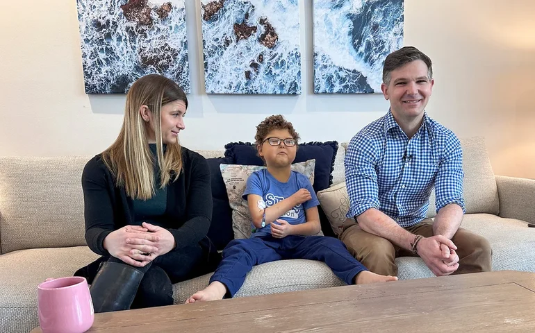 Jovem paciente com câncer e sua família se preocuparam quase um mês com a greve dos enfermeiros’ da cidade de Nova York