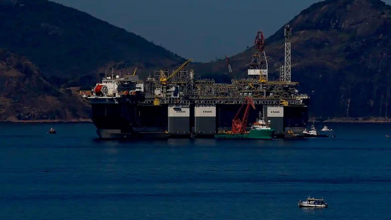 Governo mantém imposto sobre exportação de petróleo por mais 60 dias