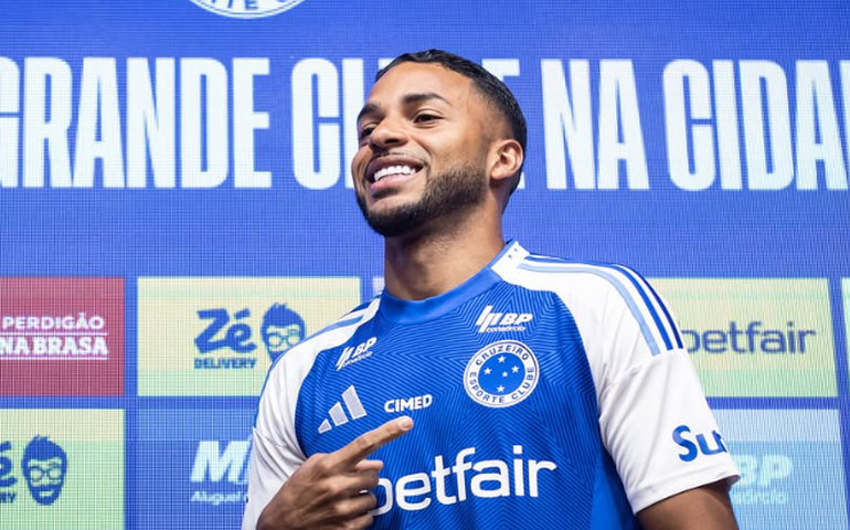 Wanderson chega ao Cruzeiro e vê grandeza do clube como estímulo: 'Responsabilidade grande'