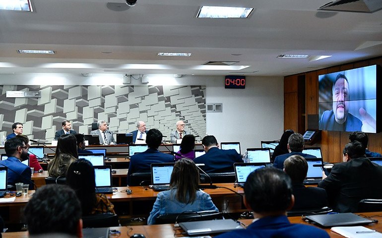 Senado altera redação do limite de crescimento de emendas e envia à Câmara