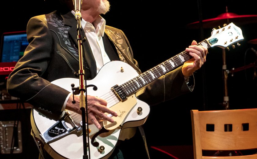 Lenda do rock, guitarrista Duane Eddy morre aos 86 anos  