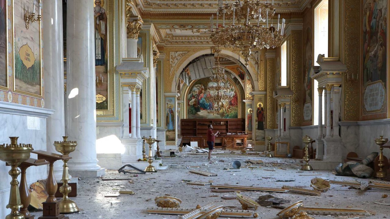 Em ataque a Odessa, Rússia destrói maior catedral da cidade