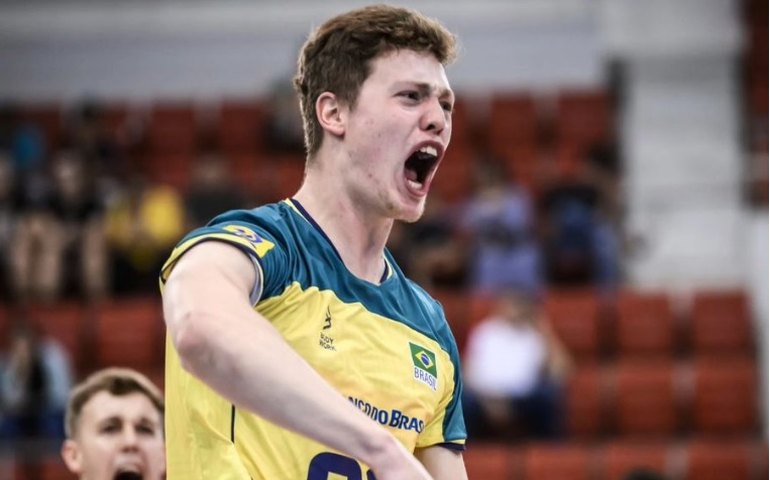 Conheça o ponteiro Lukas Bergmann, irmão de Júlia e novato na seleção brasileira que disputará o Pré-olímpico no Rio
