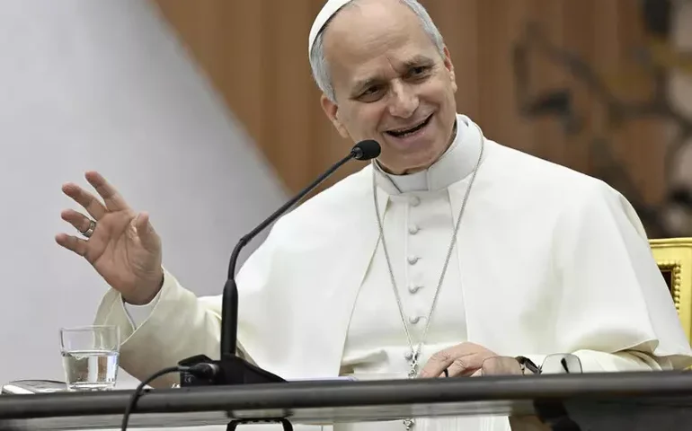 Papa Leão XIV pede para padres não usarem IA em homilias