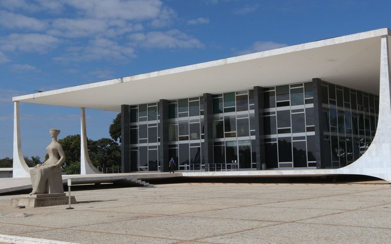 STF tem dois votos para negar novamente prisão domiciliar de Bolsonaro