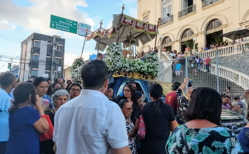 Ruas do Centro e Farol serão interditadas para procissão de Corpus Christi