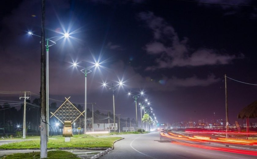 Pontal da Barra recebe melhorias no sistema de iluminação